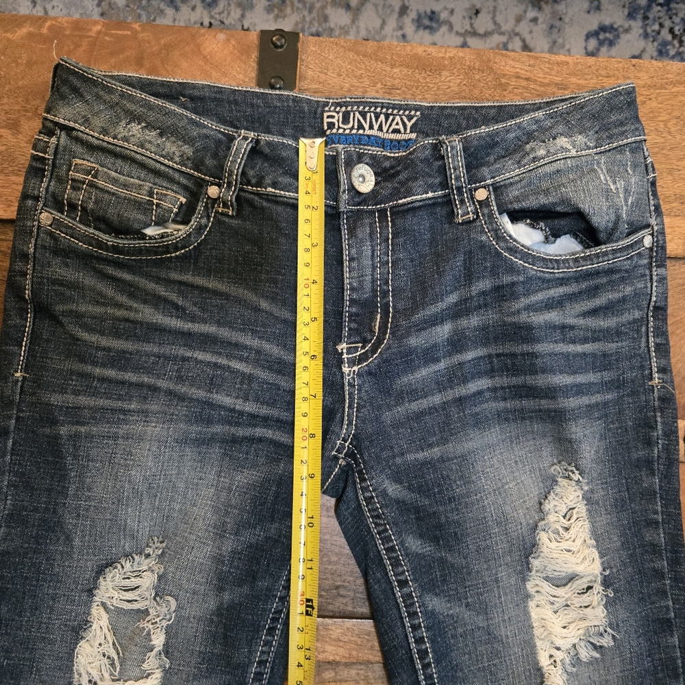 NWOT Distressed jeans - Picture 7 of 10